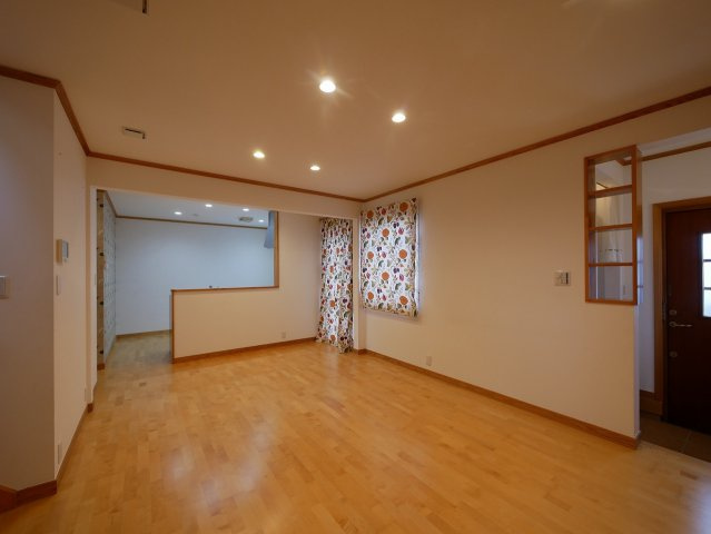 木津川市城山台6丁目戸建の居間・リビング|居間です