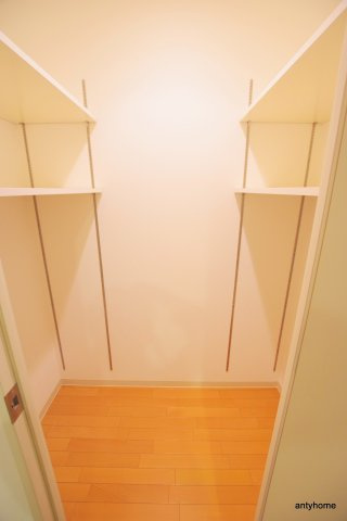 ルクレ阿波座レジデンス　仲介手数料無料の収納