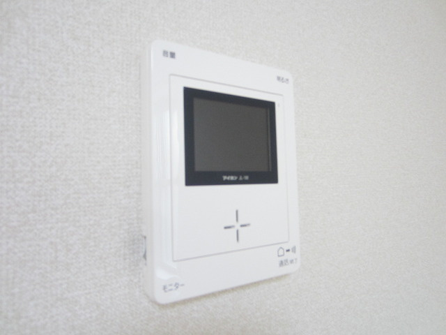 アンプルールフェール十条のセキュリティ|モニター付きのインターホンで安心です