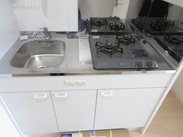 アンプルールフェール十条のキッチン|2口コンロのシステムキッチンです