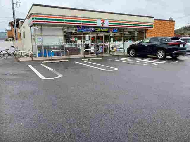 ケイズ　コージーⅠの周辺|セブンイレブン東本町店まで800m