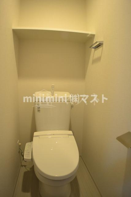 大阪市西区靱本町２丁目の賃貸マンションのトイレ