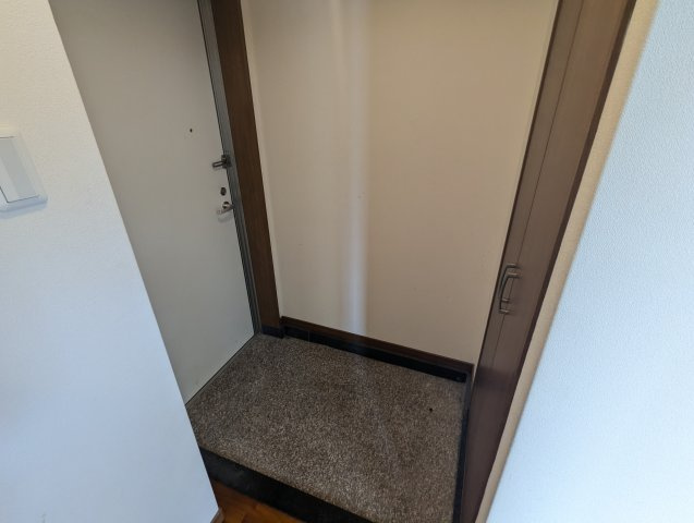 ツインハウスⅡの玄関
