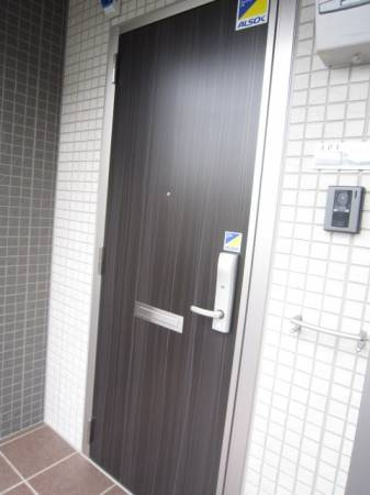 クローバーハイツ8の玄関