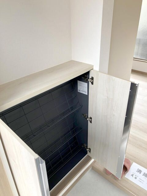 なおみハイツの玄関