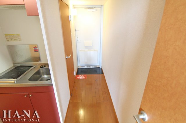 レオパレス藤の玄関