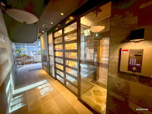 アクティ北浜　仲介手数料無料のエントランス