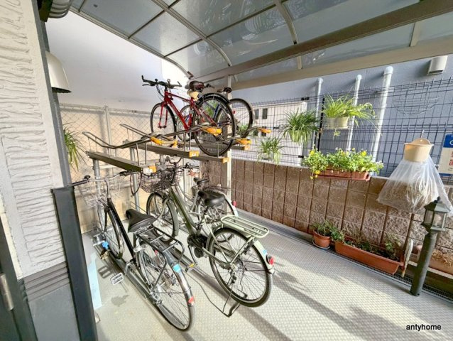 アクティ北浜　仲介手数料無料の駐車場