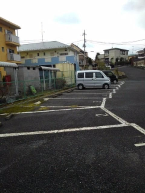 アーバンキャッスルの駐車場