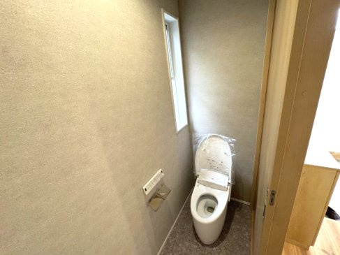 新築建売　清和４丁目１号のトイレ|落ち着いたトイレです