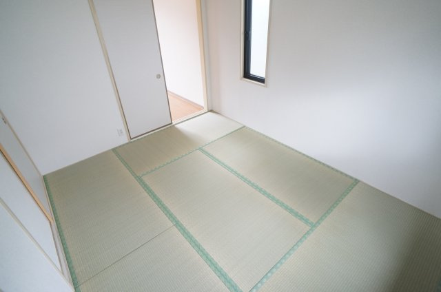 ハイツメルシーの和室|参考、同建物・同間取りの号室