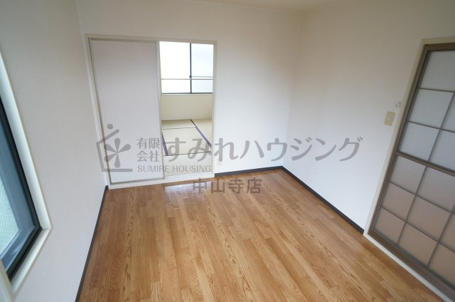 ハイツメルシーの洋室