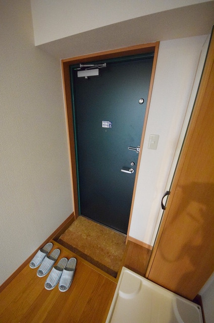 北区西が丘１丁目の賃貸マンションの玄関
