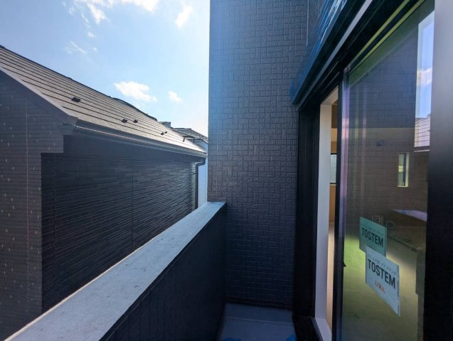 杉並区今川4丁目　新築戸建　残1棟のバルコニー|2026.08.10撮影

現地ご見学希望・資料請求などお気軽にお問い合わせ下さい！
03-5990-5201