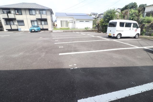 【駐車場】