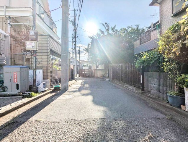 世田谷区千歳台2丁目　新築戸建の前面道路含む現地写真|2026.08.10撮影

現地ご見学希望・資料請求などお気軽にお問い合わせ下さい！
03-5990-5201