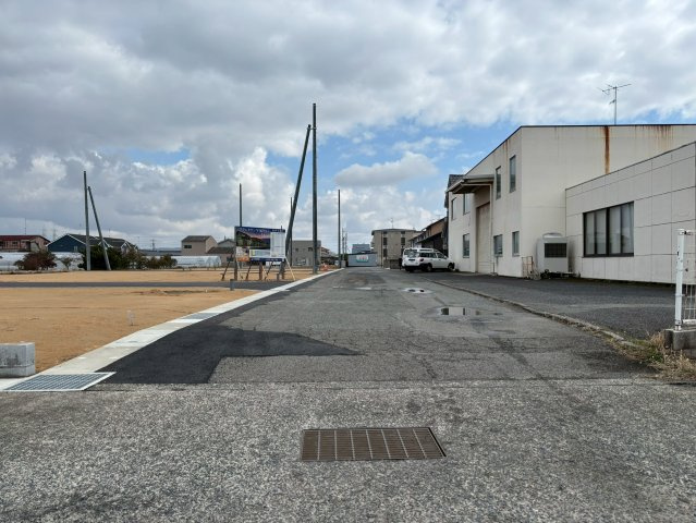 プランタウン宇部黒石の前面道路含む現地写真