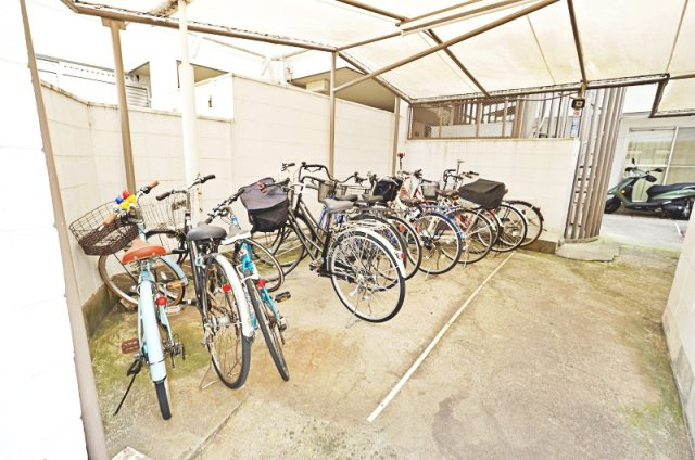 パレスハイツ京橋の駐輪場
