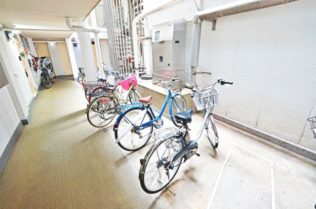パレスハイツ京橋の駐輪場