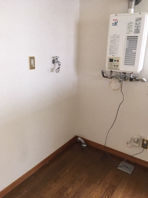 メゾンルーブルの設備|洗濯機置き場