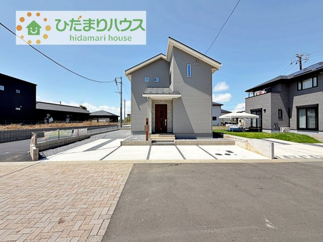 【駐車場】 | 阿見町荒川本郷第2期　新築戸建　3号棟 | マイホームなら駐車場代がかかりません！しかも、自宅の駐車場で洗車ができます！今までコイン洗車に行っていた手間も省けて、節約にもつながります(^^♪