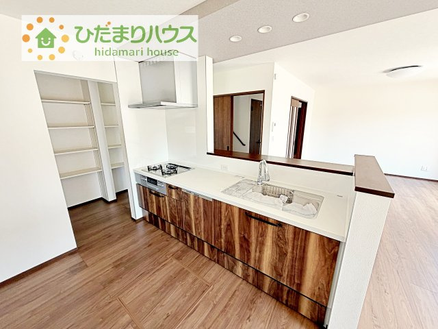 【キッチン】 | 阿見町荒川本郷第2期　新築戸建　3号棟 | 料理をしながらでも、ご家族との会話を楽しめる対面式キッチン♪