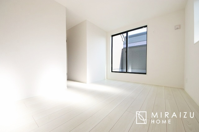 【寝室】 | 建物完成につき、実際のお部屋をごゆっくりご見学いただけます。お休みの日にご家族で見学はいかがでしょう。