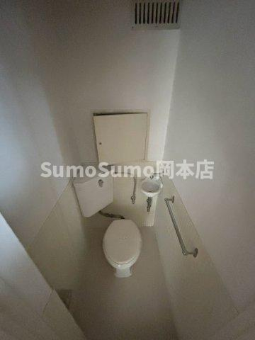 グリーンヒル芦屋のトイレ|落ち着いた色調のトイレです
