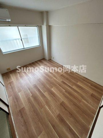 グリーンヒル芦屋の居間・リビング|ゆったりとした居間です