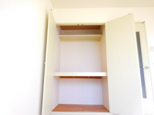 川西エンビィハイツの収納