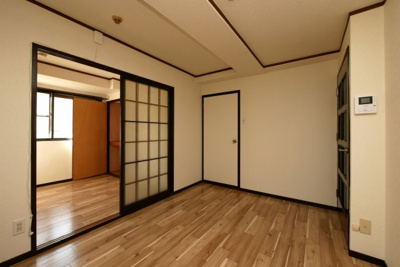 【洋室】 | ヴェルドミール堺