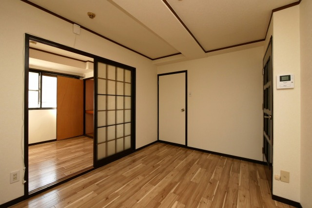 【洋室】 | ヴェルドミール堺