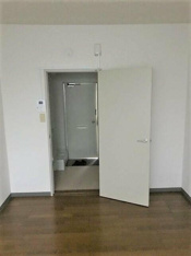 同棟別室
