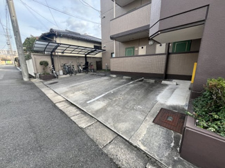 【駐車場】