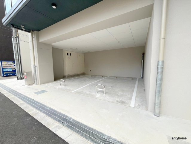 メトロ―サ京町堀　仲介手数料無料の駐車場