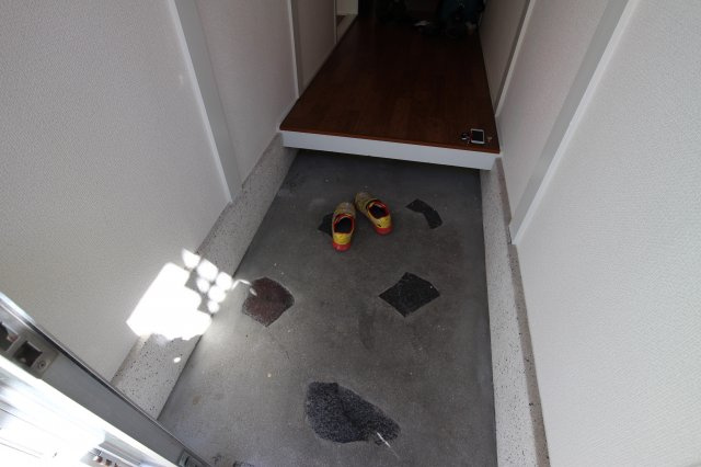 旭が丘3丁目戸建の玄関