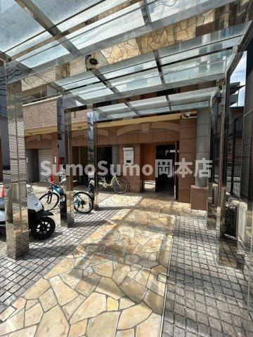 ワコーレプラティーク神戸深江駅前のエントランス|毎日通るエントランスはこのようになっています
