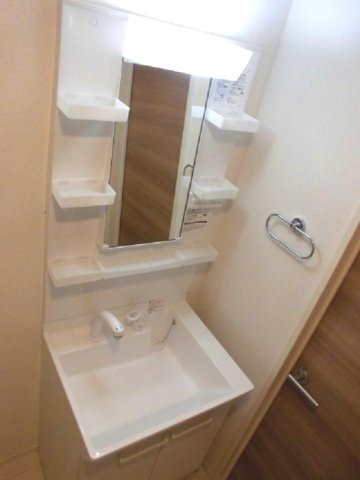 エクセリア西小岩の洗面所