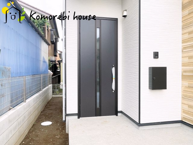 桶川市朝日5期　新築一戸建て　KEIAI GRACE　01の玄関|26.8.17　撮影済み