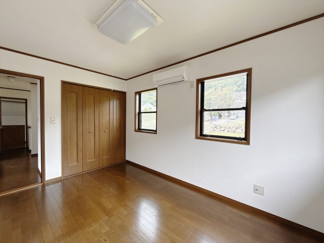 【中古戸建】足利市大沼田町の洋室|■洋室｜2階各居室には収納をご用意しています♪常にお部屋を綺麗に保てます！小さなお子様も自然とお片付けができるようになるのでうれしいですよね！
