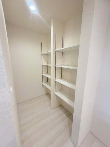八潮市緑町3丁目　新築戸建　全2棟　3号棟の収納|同施工会社の参考写真になります。