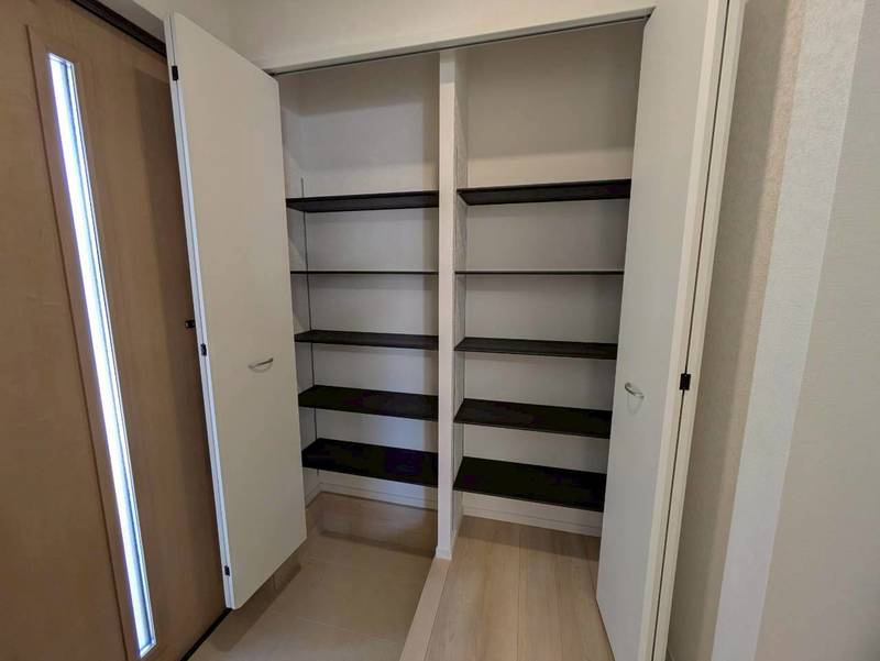 クレイドルガーデン糸満市座波 第２・３号棟の収納