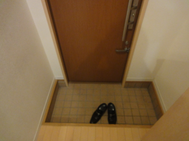 アヴェーク宝塚の玄関