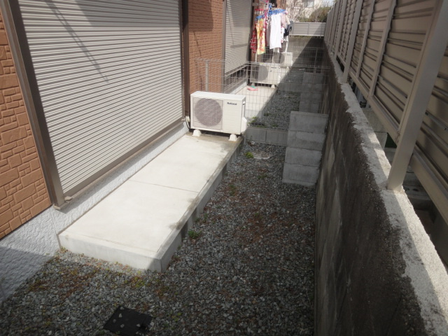 アヴェーク宝塚の庭