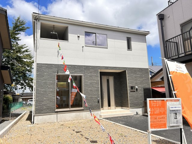 【Cradle garden】真岡市荒町 第13 全1棟の外観|〇1号棟〇
キャッチボールやＢＢＱなど、ご家族の時間も充実できるゆとりあるお庭付き♪
※2026年8月撮影