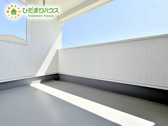 【バルコニー】 | ひたちなか市津田第3　新築戸建　2号棟 | 雨の日でも安心なインナーバルコニーなら、外出時もお洗濯物が濡れる心配をしなくてすみますね♪