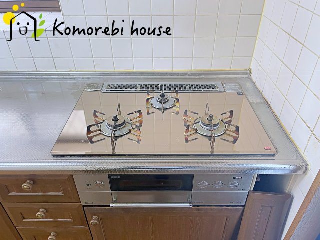 桶川市朝日　中古戸建のキッチン|コンパクトなキッチンで掃除もラクラク