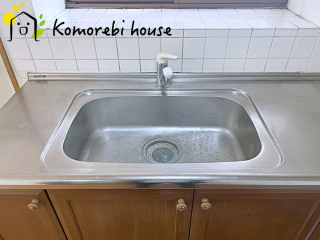 桶川市朝日　中古戸建のキッチン|コンパクトなキッチンで掃除もラクラク