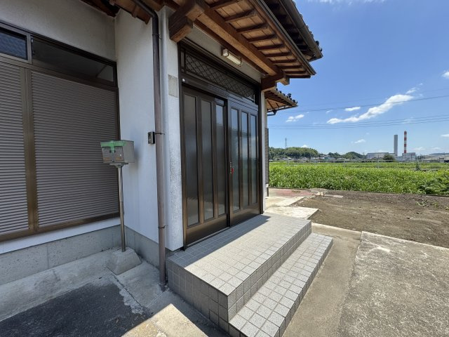 高崎市神戸町　中古住宅の玄関|高崎市神戸町　中古住宅