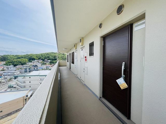 【玄関】 | アムール和白駅